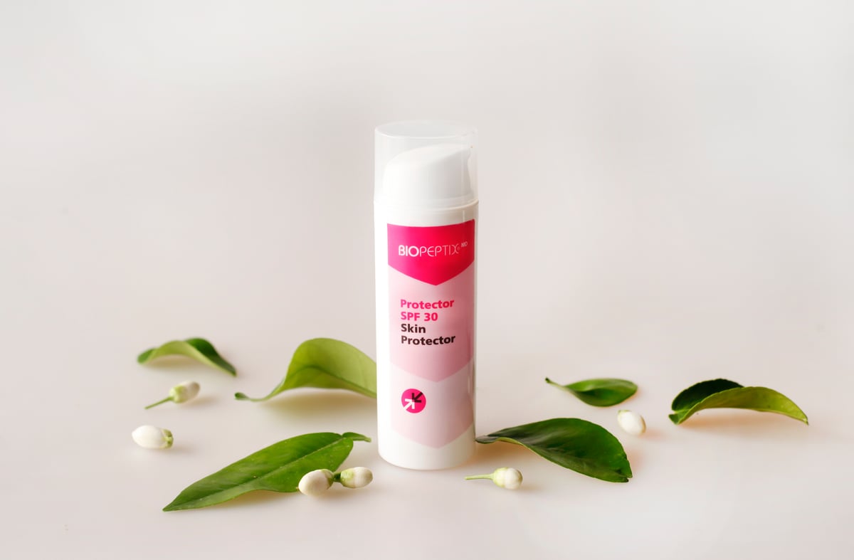 הגנה על העור - Protector SPF 30